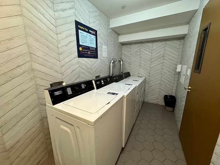 152 Boerum St #3B — Photo 8