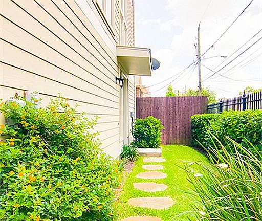 Professional landscaping & sprinkler system