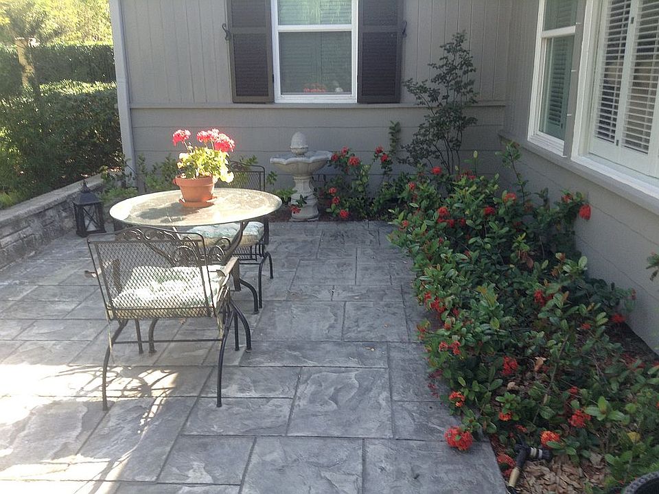 2nd image of 225 Jackson Pl