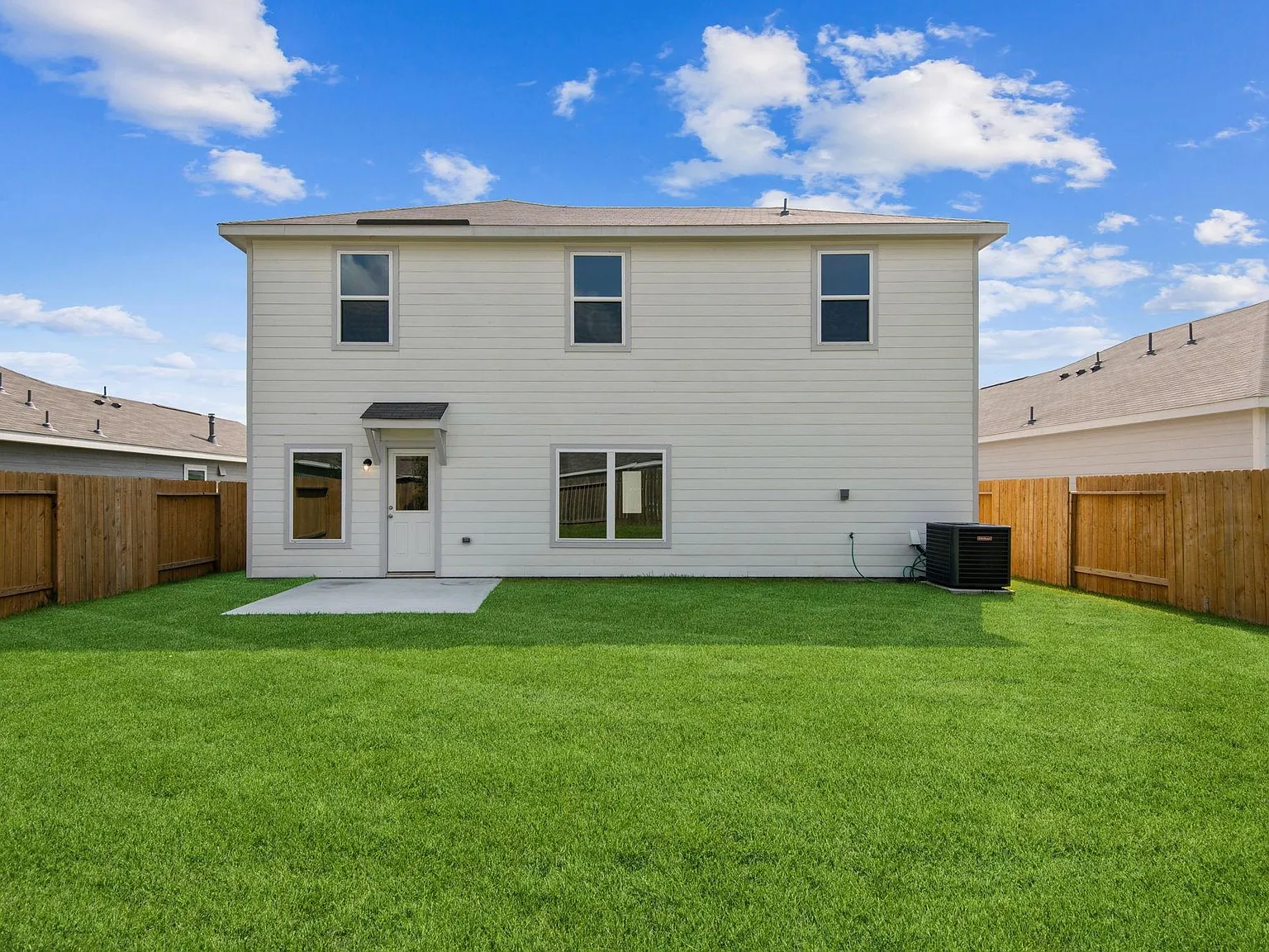 4 bed, 2.5 bath, 2132 sqft, $2,385 — Photo 2