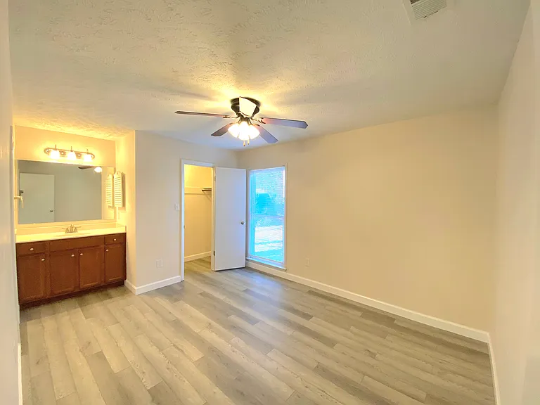 6434 Rannock Dr — Photo 9