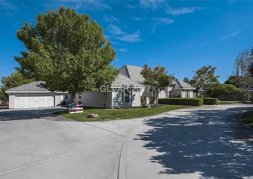 1st image of 8140 N Torrey Pines Dr