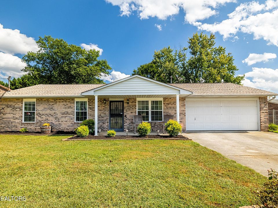 1st image of 824 Jennifer Dr