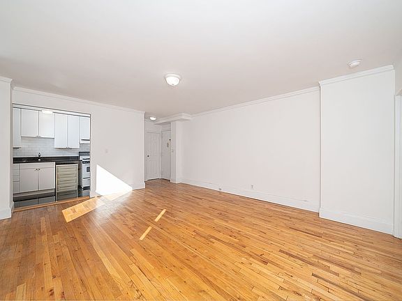 4th image of 689 Fort Washington Ave APT 5D
