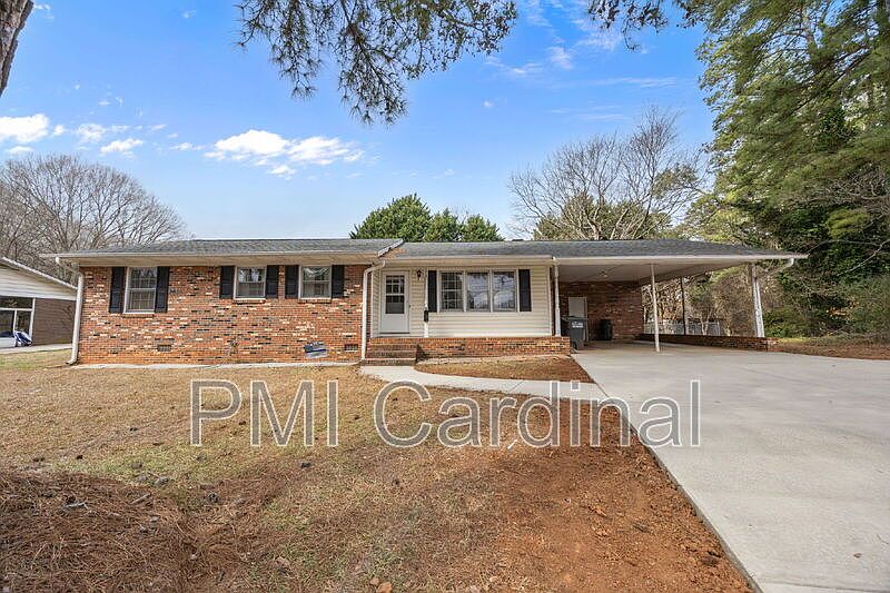1st image of 2616 Redbud Dr