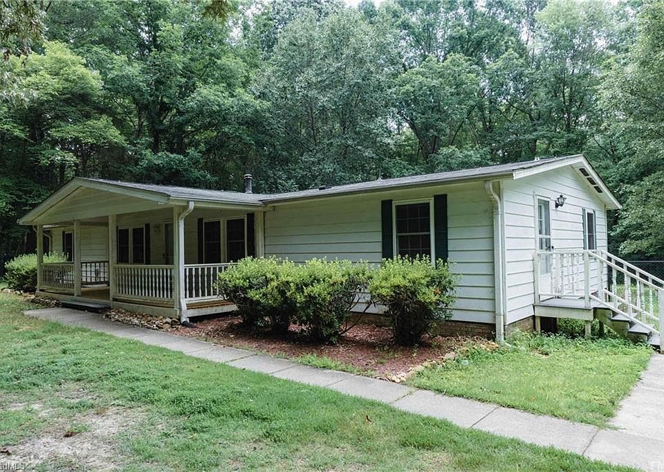1st image of 2620 Dalton Dr