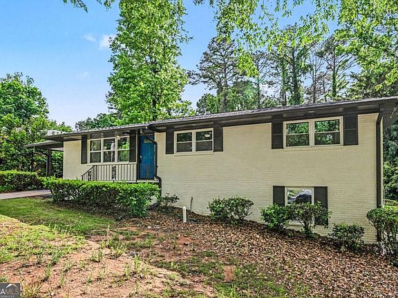 3rd image of 2271 Plantation Dr