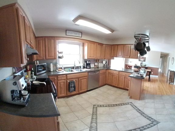 Open Floor Plan Kitchen with Breakfast Bar
