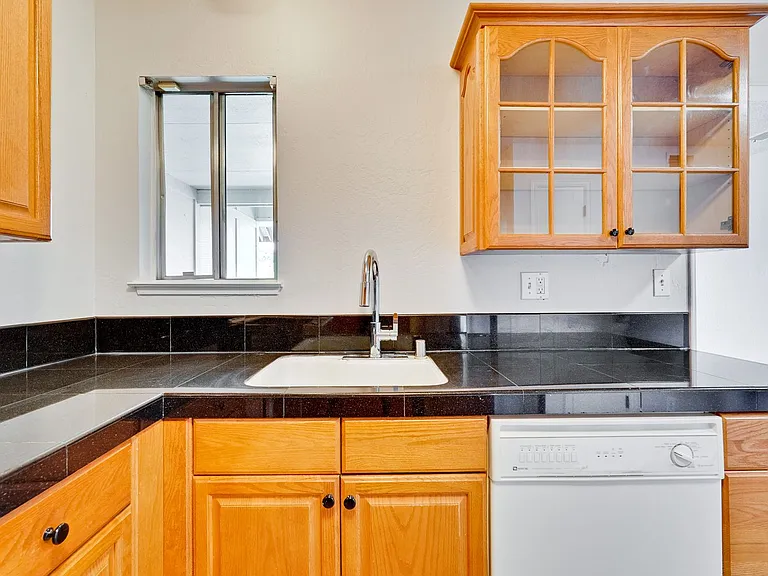 781 N Fair Oaks Ave #6 — Photo 12