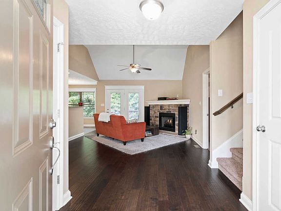 5th image of 528 Parkvue Village Way