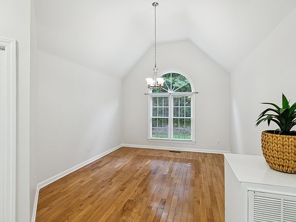 26th image of 4024 Williamsport Pike