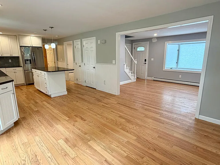 12 Anthony Dr — Photo 3