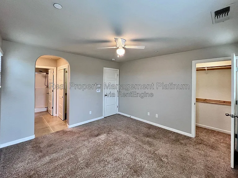 1502 N Reunion Way — Photo 4