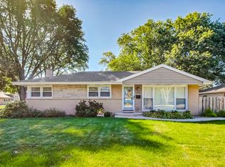 1036 N Gibbons Ave, Arlington Heights, IL 60004