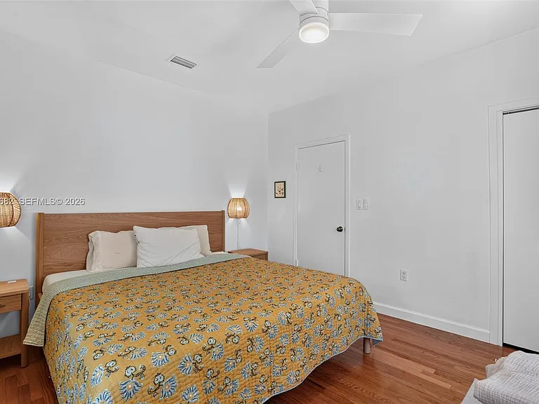 1212 Medina Ave — Photo 12
