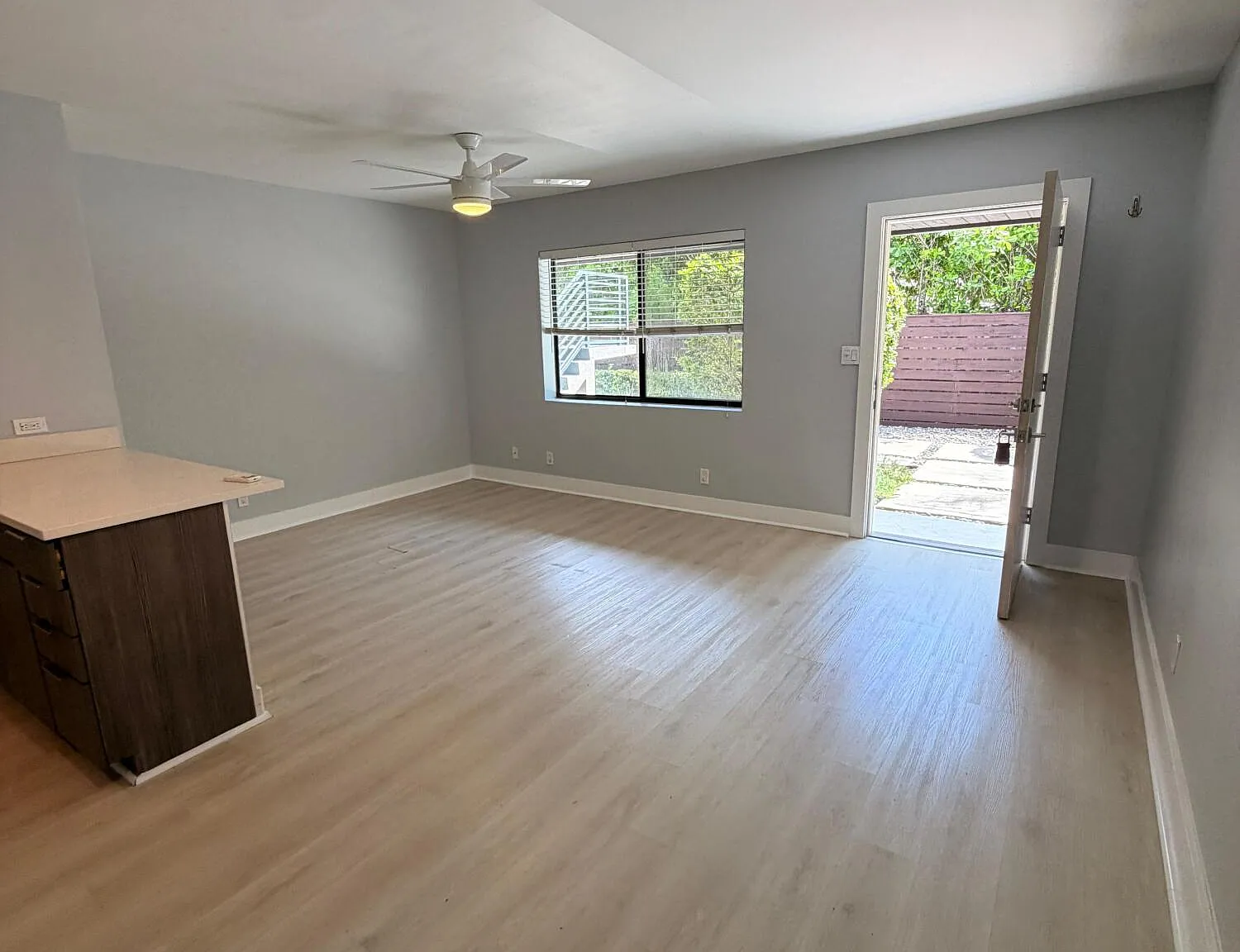 1 bed, 1.0 bath, 4337 sqft, $1,800 — Photo 3