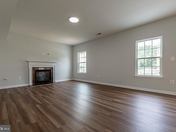 4th image of 9349 Birch Cliff Dr