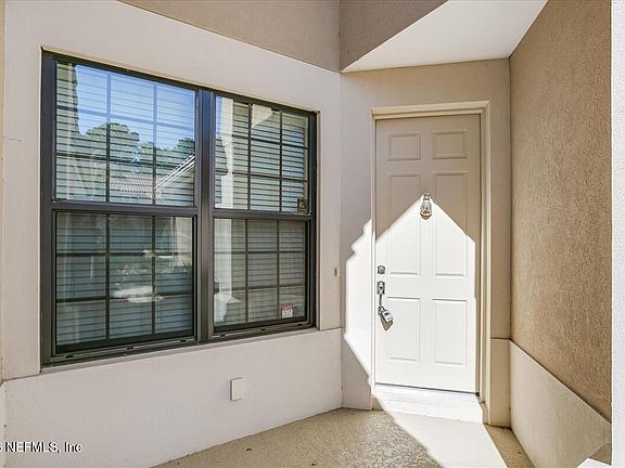3rd image of 3670 CASITAS Drive