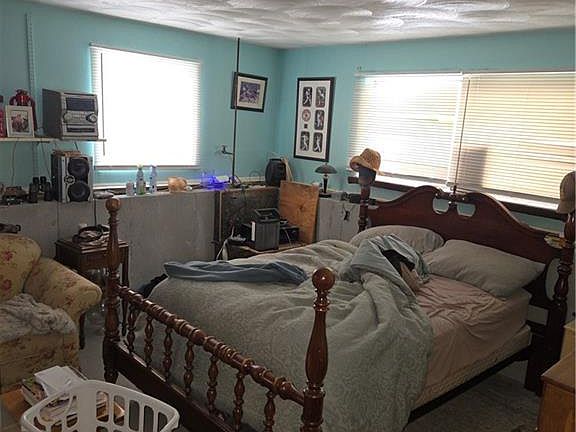 5th image of 32 Longfellow Dr
