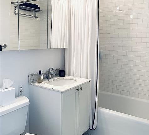 5th image of 152 E 34th St #9L