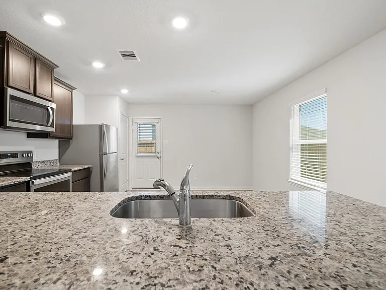 8410 Bermuda Blue Rd — Photo 5