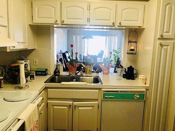 5th image of 1101 Crystal Lake Dr APT 406