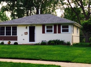 2711 School Dr, Rolling Meadows, IL 60008