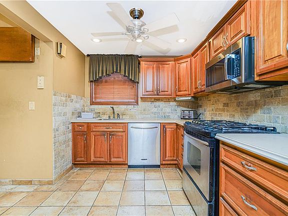 4th image of 3711 Quentin Rd