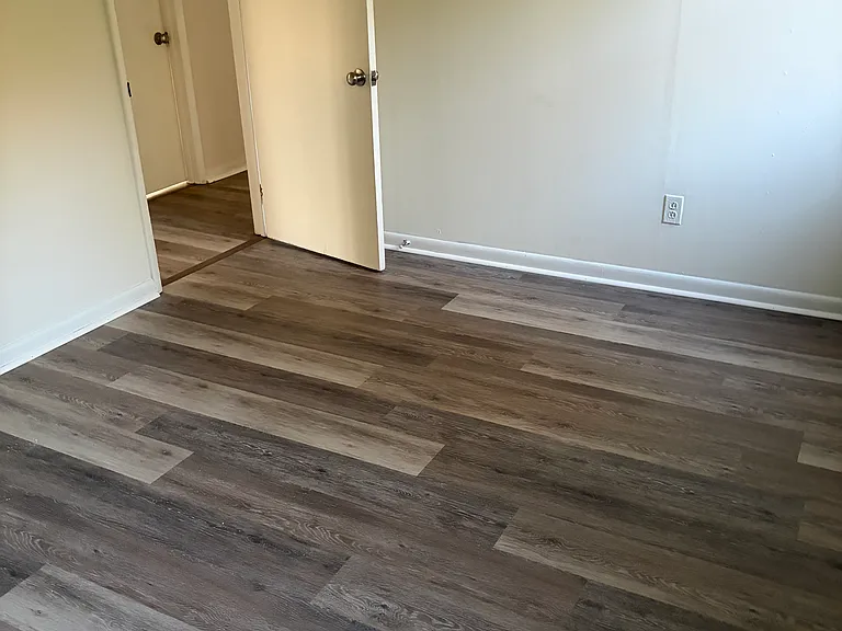 2516 N Dupont Pkwy — Photo 13