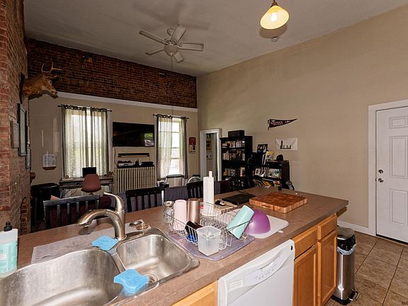 4th image of 338 Washington Ave