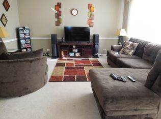 469 Mockingbird Ct, Lindenhurst, IL 60046