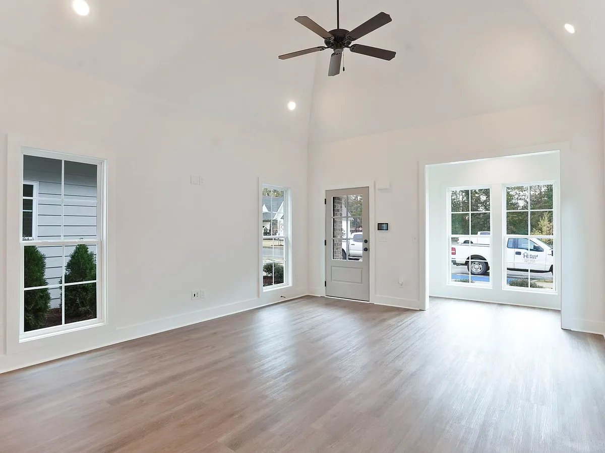Building Photo - 1065 Burrow Cir