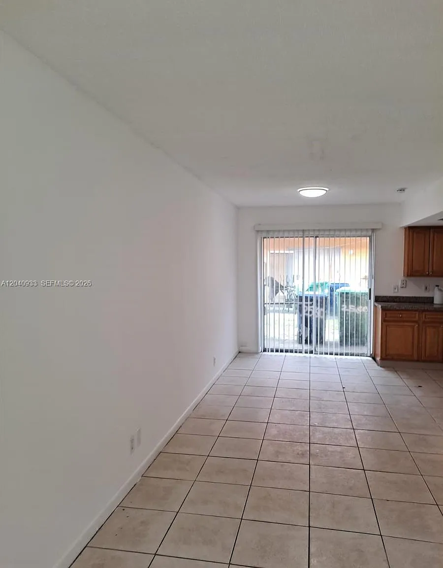 Royal Oaks Townhouse 4 Co — Photo 1