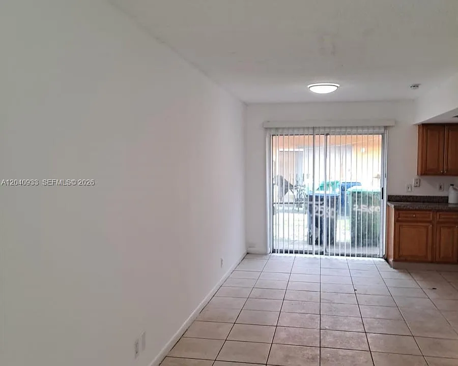 2560 NW 52nd Ave #C18