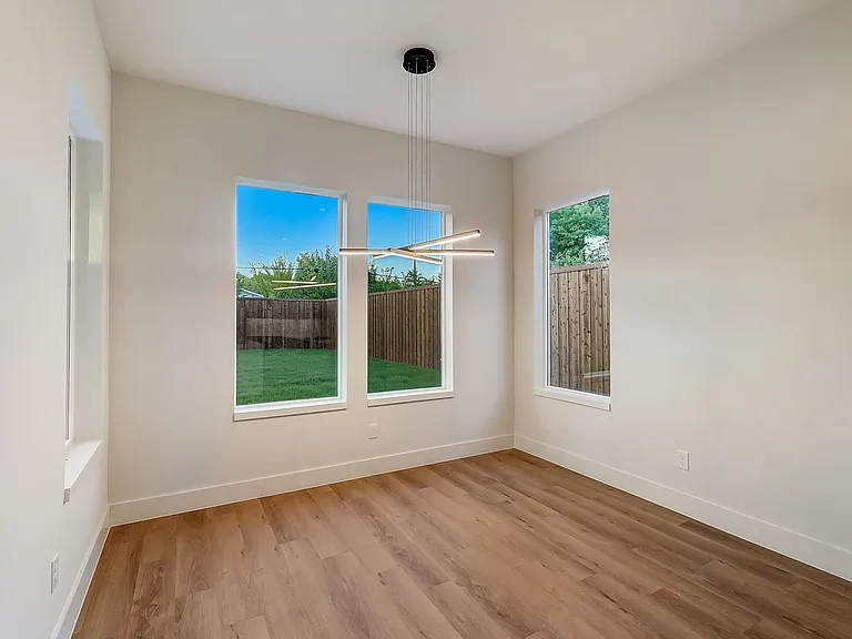 1719 Homeland St — Photo 13