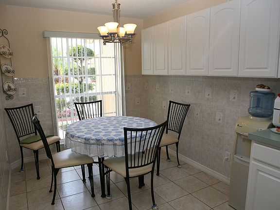 4th image of 3825 Lake Warren Dr