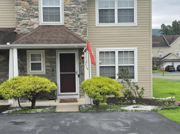 56 Lower Ridge View Cir Unit E, East Stroudsburg, PA 18302