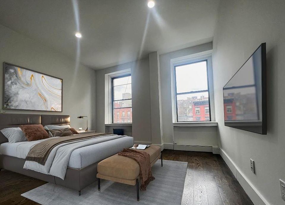 1st image of 101 1st Ave APT 3