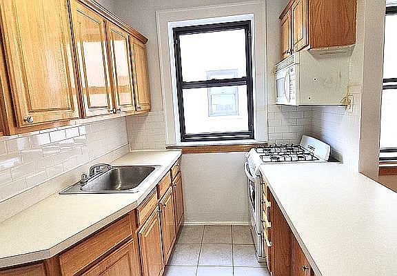 5th image of 21-24 Crescent St #C4