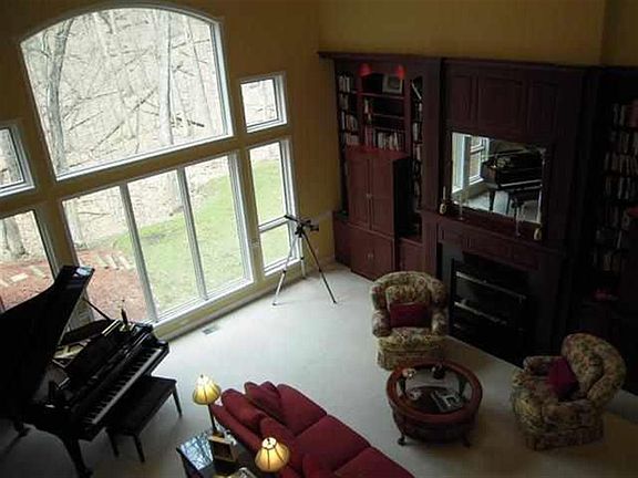 4th image of 55541 Lacey Ln