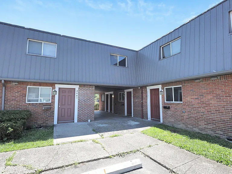 2405 Belcher Dr #B — Photo 42