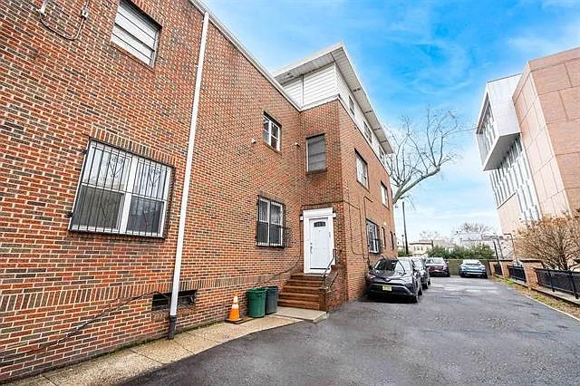 33 Glenwood Ave #SIDE ENTRANCE — Photo 20