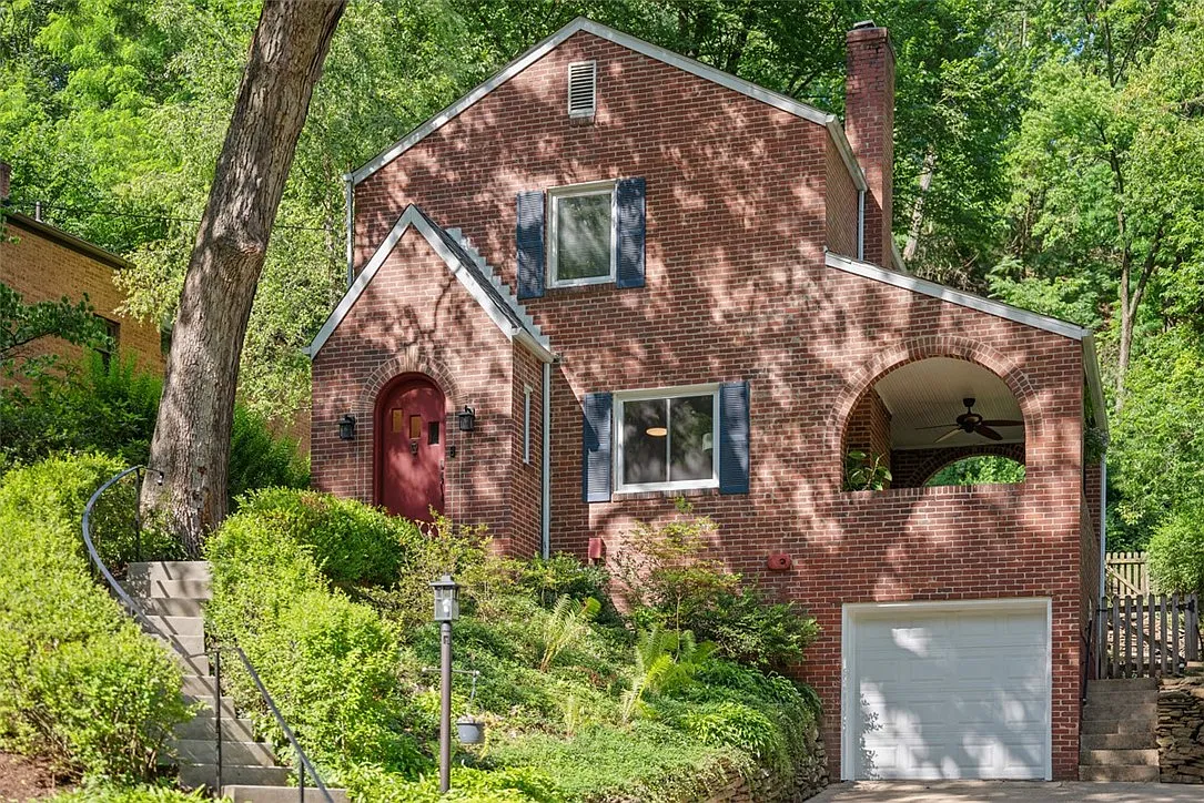 206 Valley Dr photo 1
