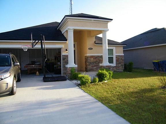 2nd image of 15871 Twin Creek Dr