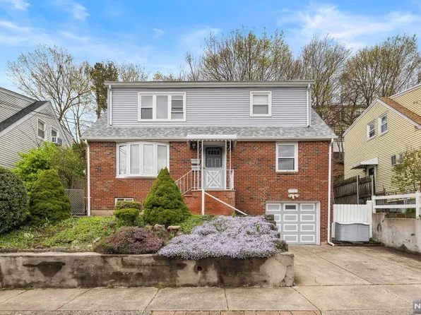 359 Farnham Ave, Lodi, NJ 07644