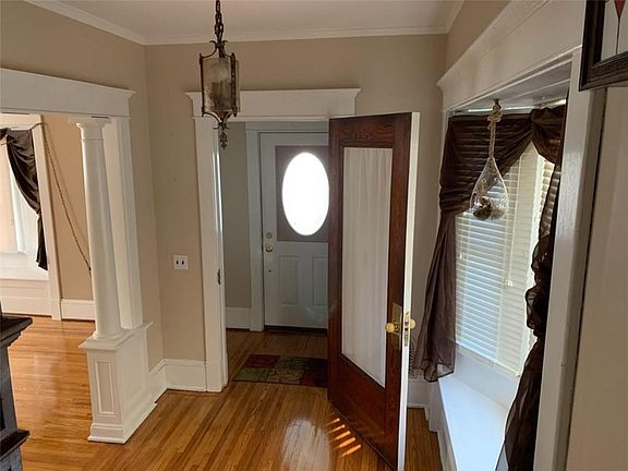 2nd image of 40 Cottage St