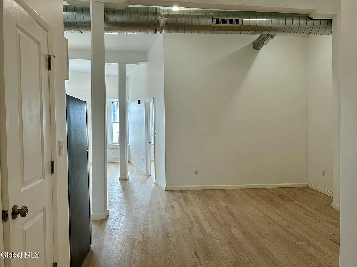 Building Photo - 155 River St #5C
