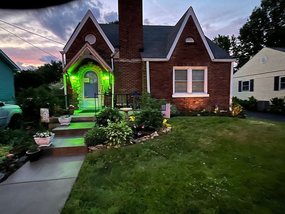 2nd image of 2381 Hawthorne Ave