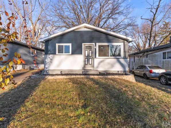 10452 Count Dr, Saint Louis, MO 63136