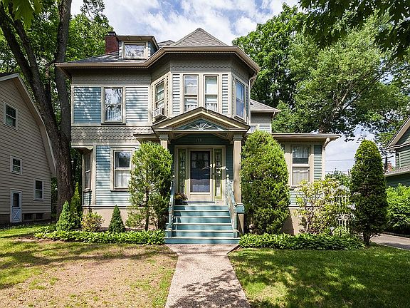 2nd image of 179 Montague Pl